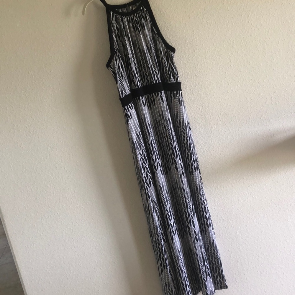 Black & White Maxi Dress (Sleeveless)